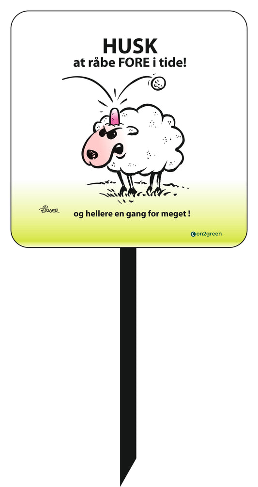 Golf sign: Remember to shout Fore