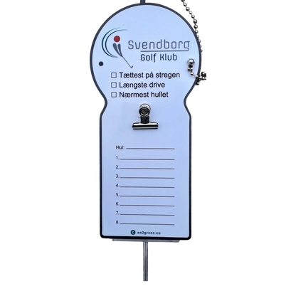 Nærmest hullet skilt med målebånd