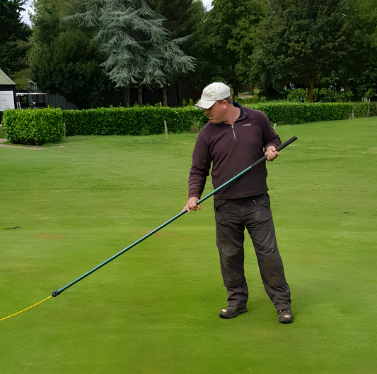 Dew remover / whiper with aluminium shaft and extendable vinylester pole